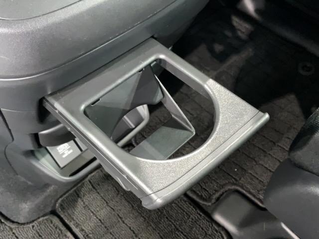 フリード Ｇブラックスタイル　Ｈ　ＳＥＮＳＩＮＧ　最長５年保証　ナビＶＸＭ－２２５Ｃｉ　Ｒカメラ　ＢＴオ－ディオ　ドラレコ　ＥＴＣ　ＬＥＤライト　両側電動ドア　ＶＳＡ　シ－トヒ－タ－　クルコン　アルミ　スマ－トキ－　盗難防止装置（26枚目）