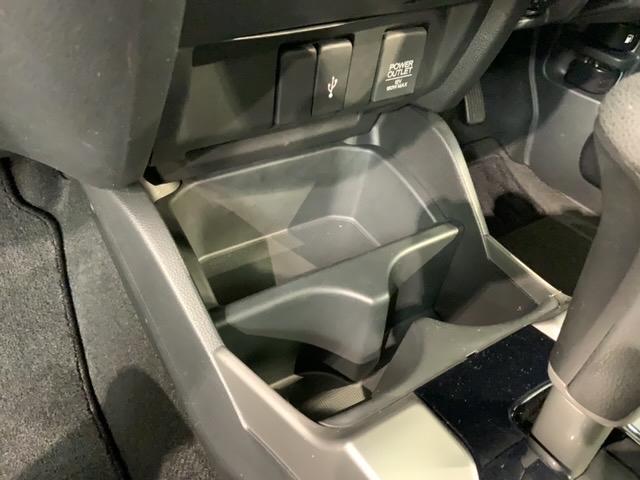 フィット 13G・Lホンダセンシング 最長5年保証 ナビVXM-204VFi TV Rカメラ CD録音 BTオ-ディオ DVD ETC LEDライト VSA スマ-トキ- スペアキー 盗難防止装置 整備記録簿 AAC Wエアバッグ USB(26枚目)