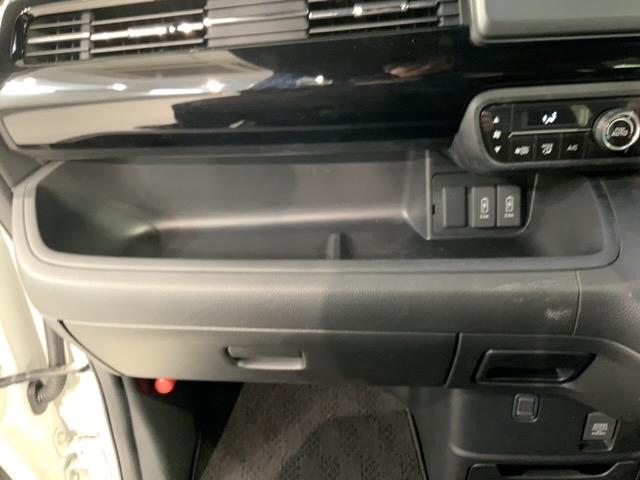 N-BOXカスタム L H SENSING 最長5年保証 ワンオ-ナ- BTオ-ディオ DVD ドラレコ シ-トヒ-タ- ETC LEDライト VSA アルミ スマ-トキ- スペアキー 盗難防止装置 整備記録簿 ベンチシ-ト(24枚目)