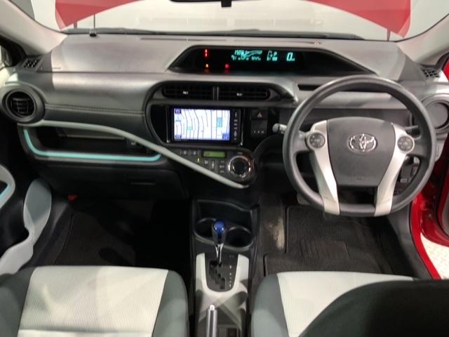 アクア S 1年保証 ナビ TV DVD ETC LEDライト アルミ フォグ スマートキー 盗難防止装置 整備記録簿 AAC Wエアバッグ ドアバイザー キーレスエントリ LEDヘッドライト フルセグ地デジ(6枚目)