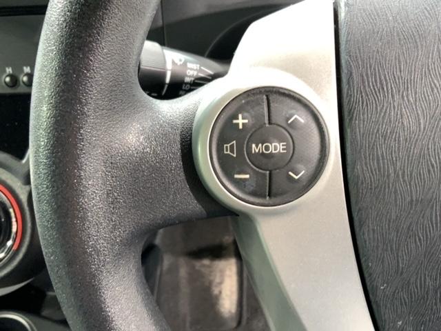 アクア S 1年保証 ナビ TV DVD ETC LEDライト アルミ フォグ スマートキー 盗難防止装置 整備記録簿 AAC Wエアバッグ ドアバイザー キーレスエントリ LEDヘッドライト フルセグ地デジ(8枚目)