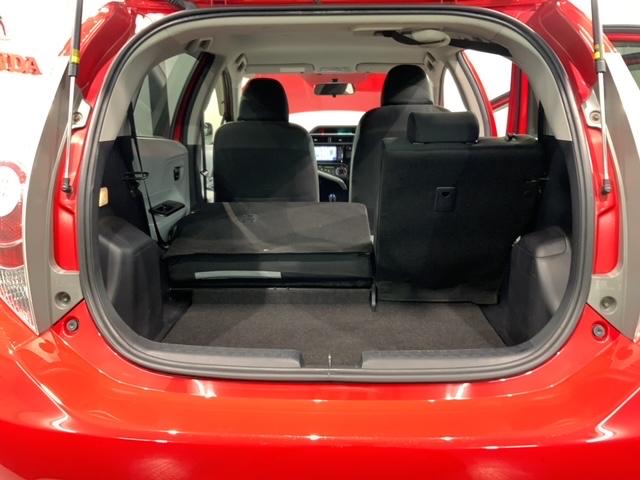 アクア S 1年保証 ナビ TV DVD ETC LEDライト アルミ フォグ スマートキー 盗難防止装置 整備記録簿 AAC Wエアバッグ ドアバイザー キーレスエントリ LEDヘッドライト フルセグ地デジ(36枚目)