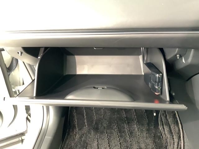 ヴェゼル ｅ：ＨＥＶＺ　Ｈ　ＳＥＮＳＩＮＧ　最長５年保証　純正ナビ　ＴＶ　Ｒカメラ　マルチビュー　ＢＴオ－ディオ　ＥＴＣ　ＬＥＤライト　ＶＳＡ　シートヒーター　クルコン　Ｐテールゲート　アルミ　フォグ　スマートキー　ＡＡＣ（26枚目）