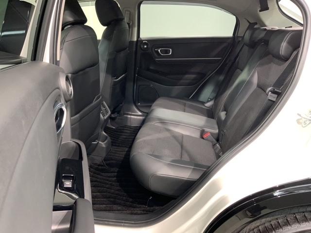 ヴェゼル ｅ：ＨＥＶＺ　Ｈ　ＳＥＮＳＩＮＧ　最長５年保証　純正ナビ　ＴＶ　Ｒカメラ　マルチビュー　ＢＴオ－ディオ　ＥＴＣ　ＬＥＤライト　ＶＳＡ　シートヒーター　クルコン　Ｐテールゲート　アルミ　フォグ　スマートキー　ＡＡＣ（32枚目）