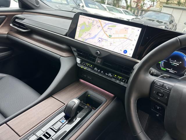 クラウン Ｚ　モデリスタフロントスポイラー＆サイドスカート＆リアスポイラー　レクサス純正２０インチアルミホイール　新品タイヤ　ブラック仕様サイドシル＆フロントモール＆リアモール＆フェンダーモールおくだけ充電（9枚目）