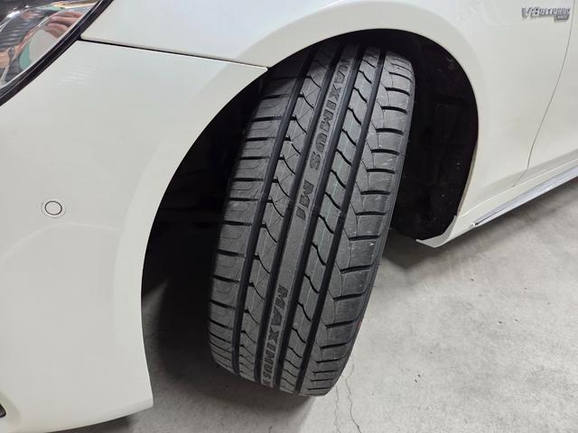 Ｓクラス Ｓ５５０ロングＡＭＧライン　ショーファーＰＫＧ　新品後期Ｓ６３仕様エアロ＆グリル＆２０インチＡＷ＆後期仕様ヘッドライト＆後期仕様テールランプ＆トランクスポイラ　３６０カメラ　黒革　パノラマルーフ　新品ロワリングキット　新品タイヤ（24枚目）