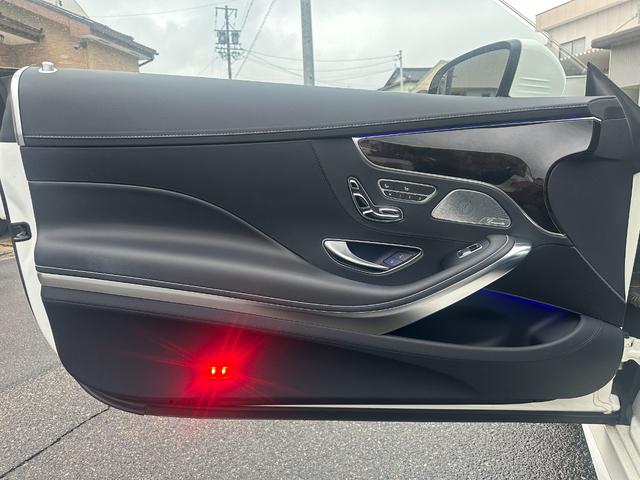 Ｓクラス Ｓ５５０　クーペ　ＡＭＧライン　新品Ｓ６３仕様バンパー！新品Ｓ６３仕様リアディフーザー！４本出しマフラーカッター！パナメリカーナグリル！新品６３仕様２０インチアルミホイール！新品タイヤ！ＡＭＧ純正フロントバッジ！ローダウン！（33枚目）