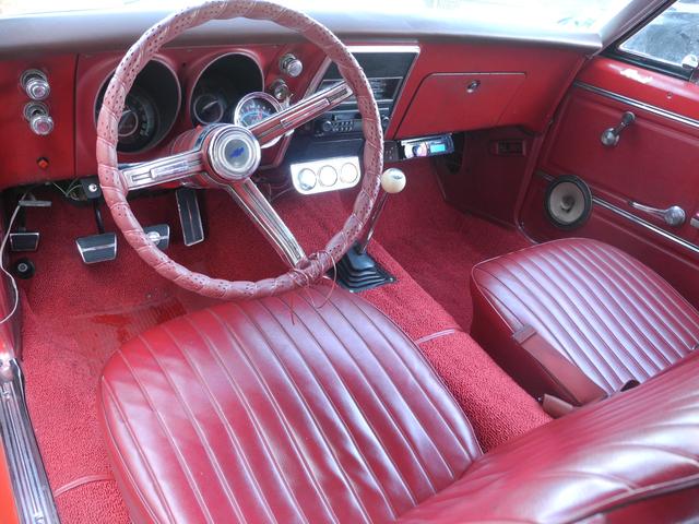 　赤革　３速ＭＴ　純正アルミ　１９６７年モデル(4枚目)