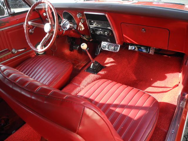 　赤革　３速ＭＴ　純正アルミ　１９６７年モデル(44枚目)