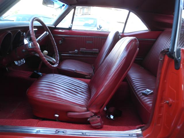 　赤革　３速ＭＴ　純正アルミ　１９６７年モデル(59枚目)