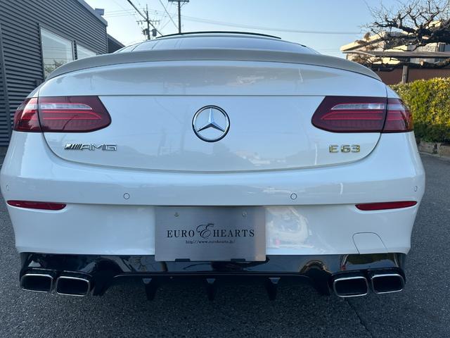 Ｅ４００　４マチック　クーペ　スポーツ　レザーエクスクルーシブ　パノラマルーフ　赤革シート　新品Ｅ６３仕様フロントバンパー＆リアディフューザー＆トランクスポイラー　新品Ｅ６３仕様２０インチアルミホイール＆新品タイヤ＆ロワリングキット(23枚目)