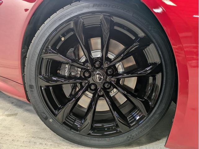 ＬＣ ＬＣ５００ｈ　ＨＵＤ　純正２１インチＡＷブラックペイント　新品タイヤ　レクサスセーフティーセンスプラス　レーダークルーズコントロール　レーンキーピングアシスト　ＢＳＭ　ＣＦＲＰルーフ　各所ブラックペイントカスタム（3枚目）