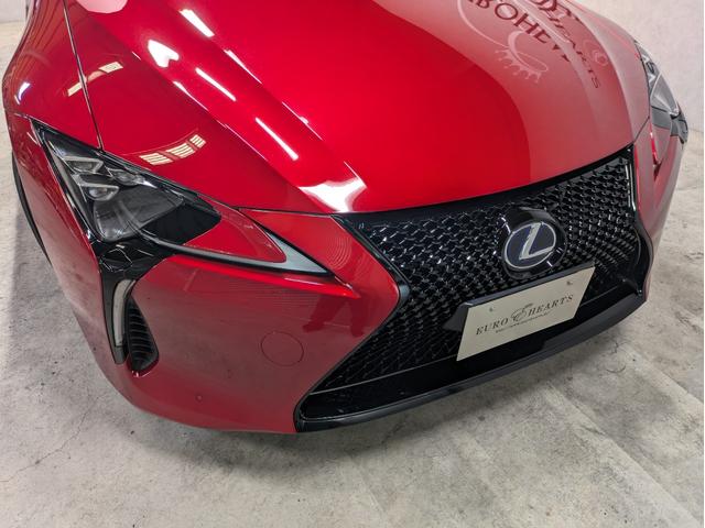 ＬＣ ＬＣ５００ｈ　ＨＵＤ　純正２１インチＡＷブラックペイント　新品タイヤ　レクサスセーフティーセンスプラス　レーダークルーズコントロール　レーンキーピングアシスト　ＢＳＭ　ＣＦＲＰルーフ　各所ブラックペイントカスタム（24枚目）