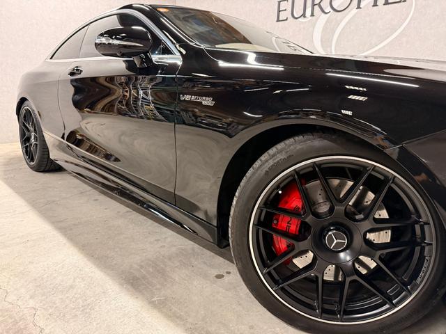 Ｓクラス Ｓ５５０　４マチック　クーペ　エディション　１　左ハンドル　１８８台限定車　スワロクリスタルＰＫＧ　ナイトビューアシスト　デジーノインテリア　白革エアシート　後期Ｓ６３仕様エアロ＆グリル＆２０インチＡＷ＆レッドキャリパ　３６０°カメラ　全塗装済黒（17枚目）