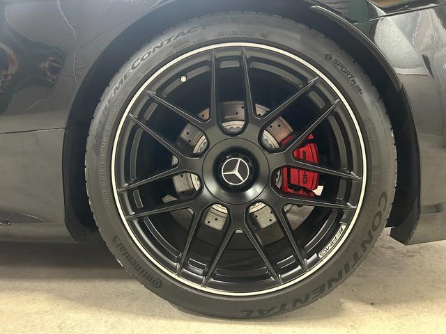 Ｓクラス Ｓ５５０　４マチック　クーペ　エディション　１　左ハンドル　１８８台限定車　スワロクリスタルＰＫＧ　ナイトビューアシスト　デジーノインテリア　白革エアシート　後期Ｓ６３仕様エアロ＆グリル＆２０インチＡＷ＆レッドキャリパ　３６０°カメラ　全塗装済黒（30枚目）