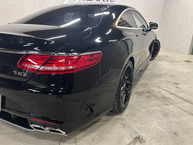 Ｓクラス Ｓ５５０　４マチック　クーペ　エディション　１　左ハンドル　１８８台限定車　スワロクリスタルＰＫＧ　ナイトビューアシスト　デジーノインテリア　白革エアシート　後期Ｓ６３仕様エアロ＆グリル＆２０インチＡＷ＆レッドキャリパ　３６０°カメラ　全塗装済黒（41枚目）