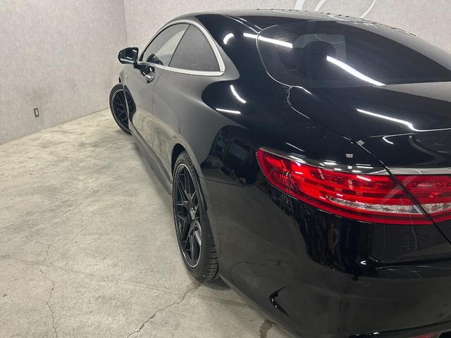 Ｓクラス Ｓ５５０　４マチック　クーペ　エディション　１　左ハンドル　１８８台限定車　スワロクリスタルＰＫＧ　ナイトビューアシスト　デジーノインテリア　白革エアシート　後期Ｓ６３仕様エアロ＆グリル＆２０インチＡＷ＆レッドキャリパ　３６０°カメラ　全塗装済黒（46枚目）