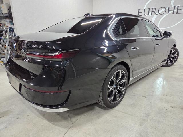 7シリーズ 740d xDrive エクセレンス 740d xDrive エクセレンス オートマチックドア マッサージシート シートベンチレーション パワーシート 置くだけ充電 サンルーフ 360度カメラ パドルシフト アップルカープレイ(2枚目)