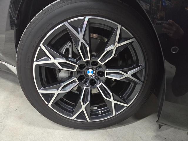 7シリーズ 740d xDrive エクセレンス 740d xDrive エクセレンス オートマチックドア マッサージシート シートベンチレーション パワーシート 置くだけ充電 サンルーフ 360度カメラ パドルシフト アップルカープレイ(3枚目)