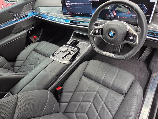 7シリーズ 740d xDrive エクセレンス 740d xDrive エクセレンス オートマチックドア マッサージシート シートベンチレーション パワーシート 置くだけ充電 サンルーフ 360度カメラ パドルシフト アップルカープレイ(4枚目)