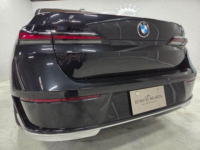 7シリーズ 740d xDrive エクセレンス 740d xDrive エクセレンス オートマチックドア マッサージシート シートベンチレーション パワーシート 置くだけ充電 サンルーフ 360度カメラ パドルシフト アップルカープレイ(37枚目)