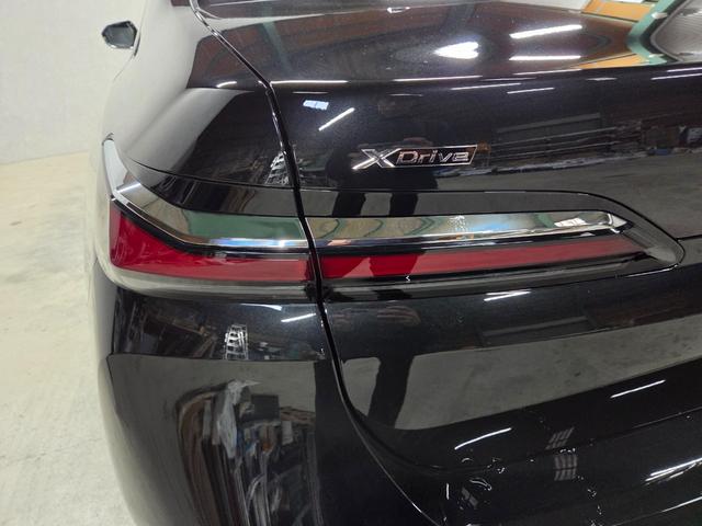 7シリーズ 740d xDrive エクセレンス 740d xDrive エクセレンス オートマチックドア マッサージシート シートベンチレーション パワーシート 置くだけ充電 サンルーフ 360度カメラ パドルシフト アップルカープレイ(38枚目)