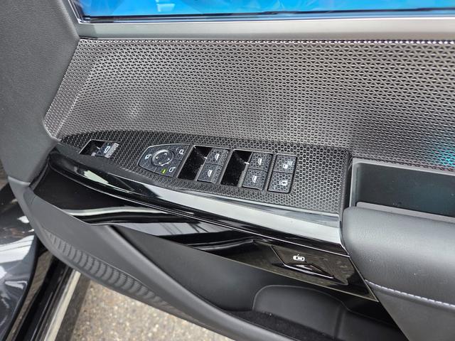 7シリーズ 740d xDrive エクセレンス 740d xDrive エクセレンス オートマチックドア マッサージシート シートベンチレーション パワーシート 置くだけ充電 サンルーフ 360度カメラ パドルシフト アップルカープレイ(53枚目)