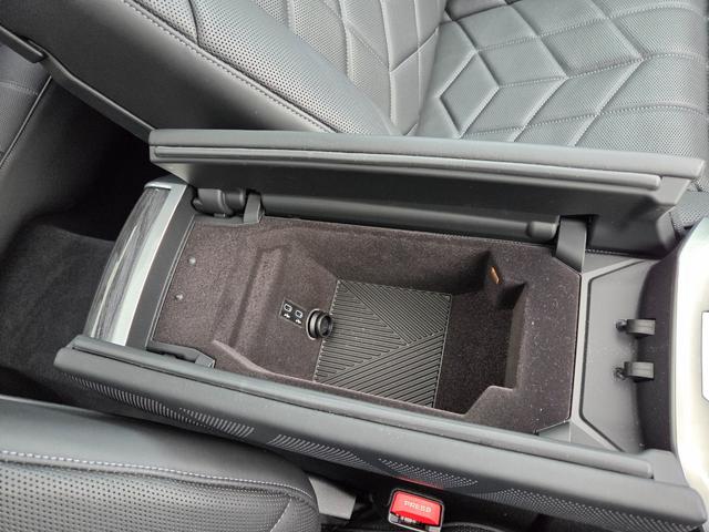 7シリーズ 740d xDrive エクセレンス 740d xDrive エクセレンス オートマチックドア マッサージシート シートベンチレーション パワーシート 置くだけ充電 サンルーフ 360度カメラ パドルシフト アップルカープレイ(54枚目)