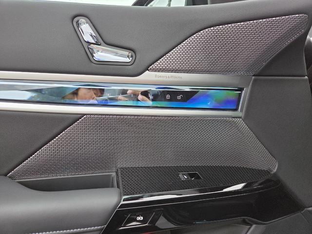 7シリーズ 740d xDrive エクセレンス 740d xDrive エクセレンス オートマチックドア マッサージシート シートベンチレーション パワーシート 置くだけ充電 サンルーフ 360度カメラ パドルシフト アップルカープレイ(65枚目)