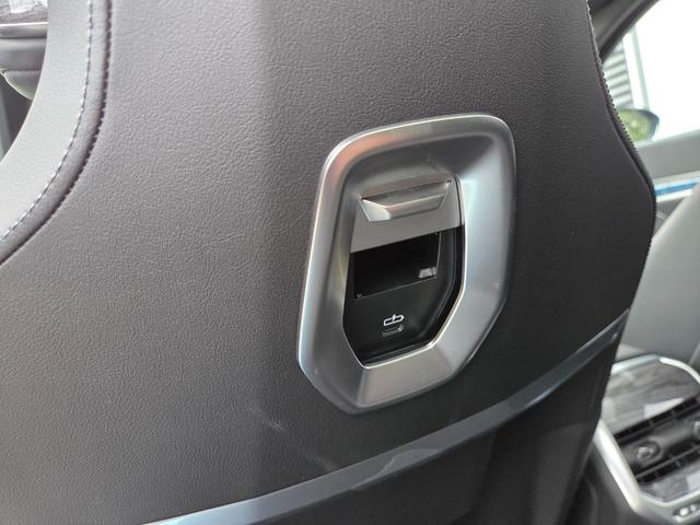 7シリーズ 740d xDrive エクセレンス 740d xDrive エクセレンス オートマチックドア マッサージシート シートベンチレーション パワーシート 置くだけ充電 サンルーフ 360度カメラ パドルシフト アップルカープレイ(73枚目)