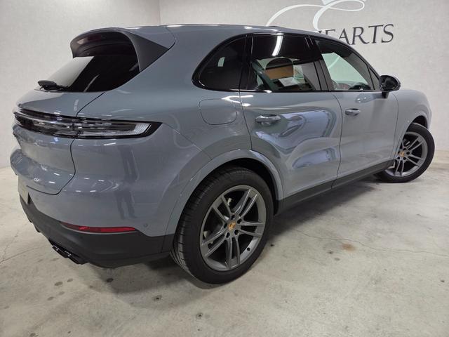 カイエン ベースグレード 21インチカイエンターボAW マトリックスLEDヘッド パノラマルーフ パッセンジャーディスプレイ BOSEサウンド スポーツクロノ スポーツテール LEDテール ソフトクローズドア GTステアリング(2枚目)