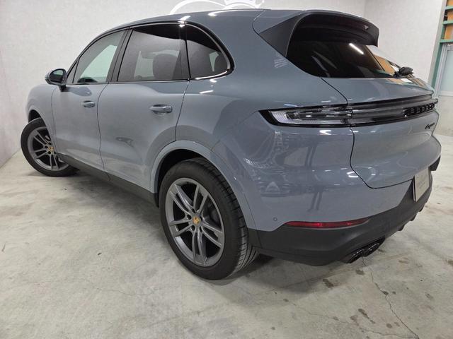 カイエン ベースグレード 21インチカイエンターボAW マトリックスLEDヘッド パノラマルーフ パッセンジャーディスプレイ BOSEサウンド スポーツクロノ スポーツテール LEDテール ソフトクローズドア GTステアリング(6枚目)