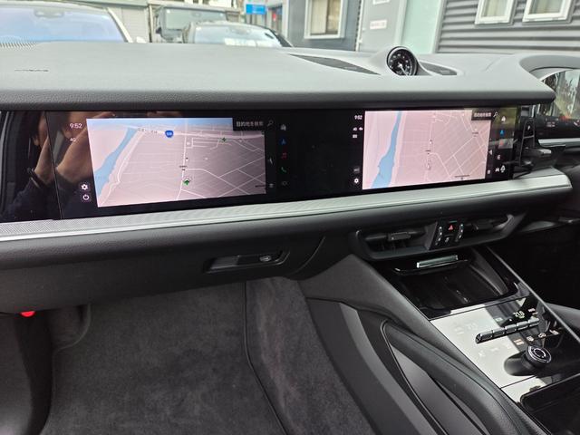 カイエン ベースグレード 21インチカイエンターボAW マトリックスLEDヘッド パノラマルーフ パッセンジャーディスプレイ BOSEサウンド スポーツクロノ スポーツテール LEDテール ソフトクローズドア GTステアリング(8枚目)