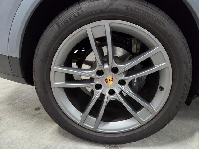 カイエン ベースグレード 21インチカイエンターボAW マトリックスLEDヘッド パノラマルーフ パッセンジャーディスプレイ BOSEサウンド スポーツクロノ スポーツテール LEDテール ソフトクローズドア GTステアリング(30枚目)