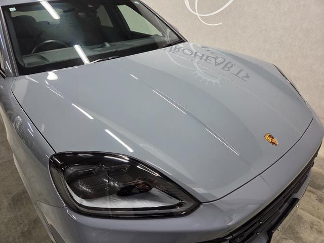 カイエン ベースグレード 21インチカイエンターボAW マトリックスLEDヘッド パノラマルーフ パッセンジャーディスプレイ BOSEサウンド スポーツクロノ スポーツテール LEDテール ソフトクローズドア GTステアリング(42枚目)