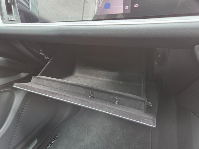 カイエン ベースグレード 21インチカイエンターボAW マトリックスLEDヘッド パノラマルーフ パッセンジャーディスプレイ BOSEサウンド スポーツクロノ スポーツテール LEDテール ソフトクローズドア GTステアリング(65枚目)