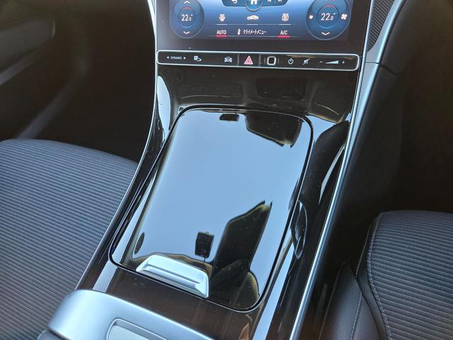 Ｃクラス Ｃ２００アバンギャルド　新品Ｃ６３ＳＥ仕様エアロ＆グリル＆２０インチＡＷ＆新品Ｈ＆Ｒダウンサス　Ｃ６３ＳＥサイドスカート　３６０°カメラ　新品タイヤ　新品４本出しマフラーカッター　黒ハーフレザーシート（10枚目）