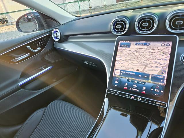 Ｃクラス Ｃ２００アバンギャルド　新品Ｃ６３ＳＥ仕様エアロ＆グリル＆２０インチＡＷ＆新品Ｈ＆Ｒダウンサス　Ｃ６３ＳＥサイドスカート　３６０°カメラ　新品タイヤ　新品４本出しマフラーカッター　黒ハーフレザーシート（11枚目）