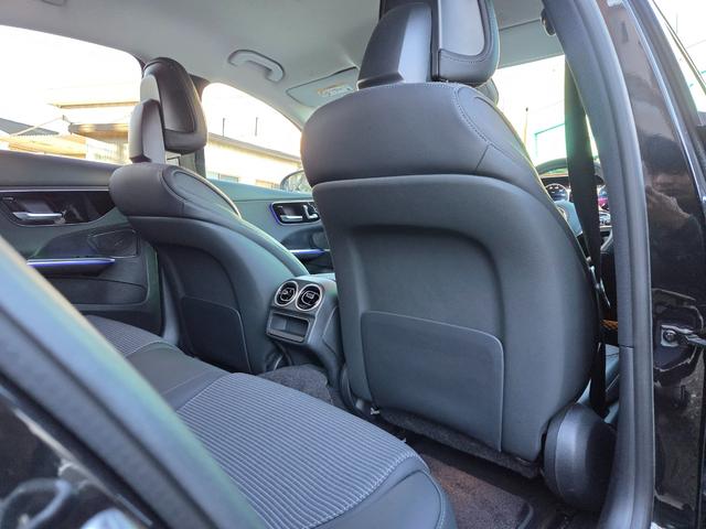 Ｃクラス Ｃ２００アバンギャルド　新品Ｃ６３ＳＥ仕様エアロ＆グリル＆２０インチＡＷ＆新品Ｈ＆Ｒダウンサス　Ｃ６３ＳＥサイドスカート　３６０°カメラ　新品タイヤ　新品４本出しマフラーカッター　黒ハーフレザーシート（14枚目）