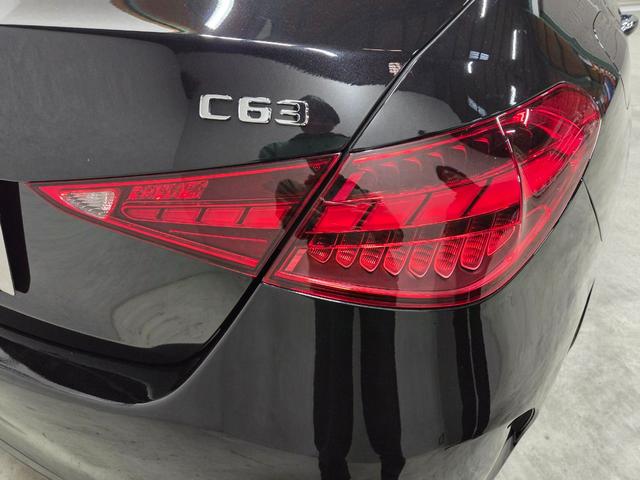 Ｃクラス Ｃ２００アバンギャルド　新品Ｃ６３ＳＥ仕様エアロ＆グリル＆２０インチＡＷ＆新品Ｈ＆Ｒダウンサス　Ｃ６３ＳＥサイドスカート　３６０°カメラ　新品タイヤ　新品４本出しマフラーカッター　黒ハーフレザーシート（16枚目）