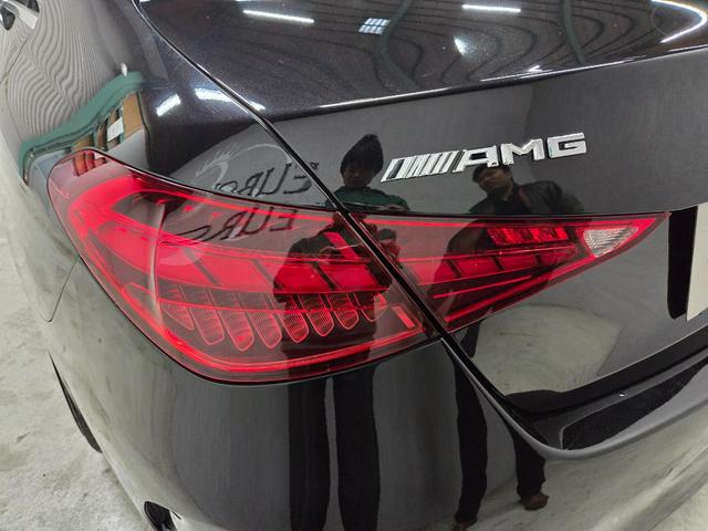 Ｃクラス Ｃ２００アバンギャルド　新品Ｃ６３ＳＥ仕様エアロ＆グリル＆２０インチＡＷ＆新品Ｈ＆Ｒダウンサス　Ｃ６３ＳＥサイドスカート　３６０°カメラ　新品タイヤ　新品４本出しマフラーカッター　黒ハーフレザーシート（63枚目）