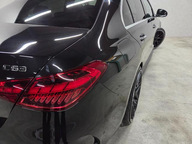 Ｃクラス Ｃ２００アバンギャルド　新品Ｃ６３ＳＥ仕様エアロ＆グリル＆２０インチＡＷ＆新品Ｈ＆Ｒダウンサス　Ｃ６３ＳＥサイドスカート　３６０°カメラ　新品タイヤ　新品４本出しマフラーカッター　黒ハーフレザーシート（74枚目）