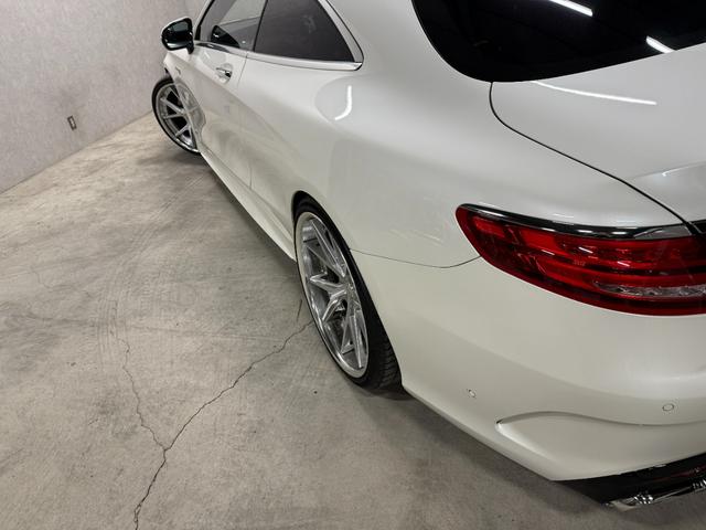 Ｓクラス Ｓ５５０　クーペ　ＡＭＧライン　新品Ｓ６３仕様バンパー！新品Ｓ６３仕様リアディフューザー！４本出しマフラーカッター！パナメリカーナグリル！２２インチハイパーフォージド！ＡＭＧ純正フロントバッジ！ダイヤモンドホワイト！ロワリングキット（50枚目）