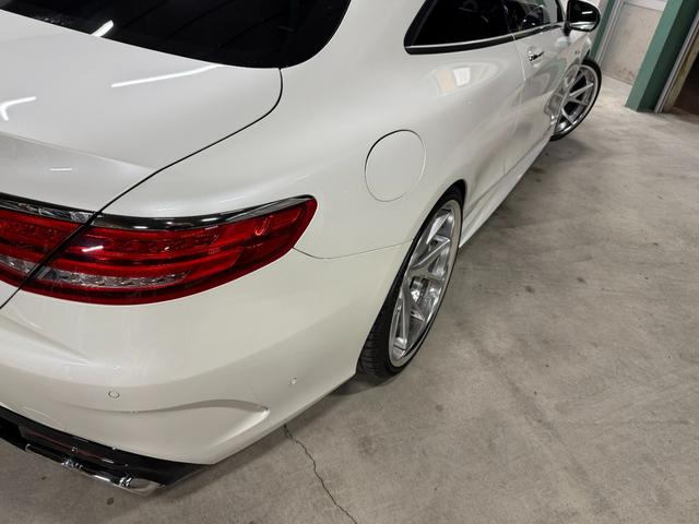 Ｓクラス Ｓ５５０　クーペ　ＡＭＧライン　新品Ｓ６３仕様バンパー！新品Ｓ６３仕様リアディフューザー！４本出しマフラーカッター！パナメリカーナグリル！２２インチハイパーフォージド！ＡＭＧ純正フロントバッジ！ダイヤモンドホワイト！ロワリングキット（67枚目）