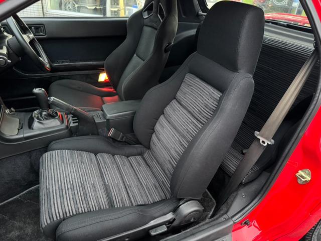 サバンナＲＸ－７ ＧＴ－Ｘ　サバンナＲＸ－７　ＧＴ－Ｘ　レッド　後期　元色全塗装　純正ホイール（25枚目）