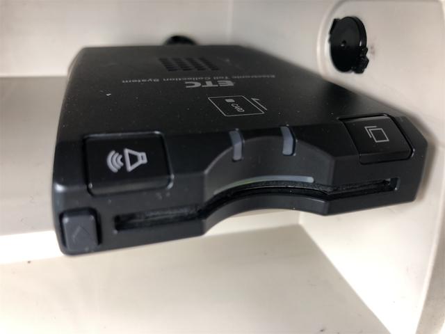 ミラココア ココアプラスＬ　ＥＴＣ　ナビ　ＴＶ　キーレスエントリー　ベンチシート　ＡＴ　盗難防止システム　ＡＢＳ　ＣＤ　ＤＶＤ再生　ＵＳＢ　Ｂｌｕｅｔｏｏｔｈ　ルーフレール　衝突安全ボディ　エアコン　パワーステアリング（8枚目）