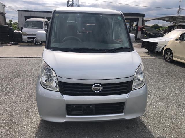 ルークス Ｅ　両側スライド・片側電動　ナビ　ＴＶ　スマートキー　アイドリングストップ　電動格納ミラー　ベンチシート　ＣＶＴ　盗難防止システム　ＡＢＳ　ＣＤ　ＵＳＢ　衝突安全ボディ　エアコン　パワーステアリング（12枚目）