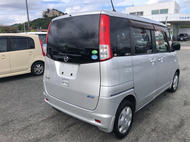 ルークス Ｅ　両側スライド・片側電動　ナビ　ＴＶ　スマートキー　アイドリングストップ　電動格納ミラー　ベンチシート　ＣＶＴ　盗難防止システム　ＡＢＳ　ＣＤ　ＵＳＢ　衝突安全ボディ　エアコン　パワーステアリング（15枚目）