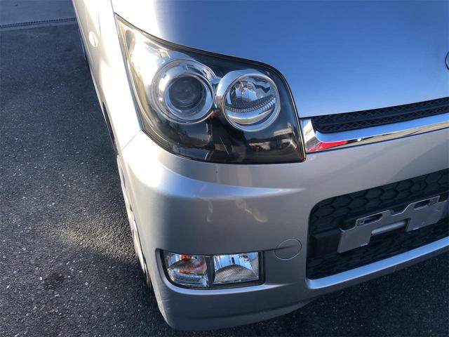 ヘッドライトの汚れや黄ばみ、クリーニング加工済みです！！