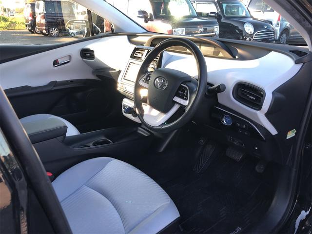 プリウス Sセーフティプラス ETC クリアランスソナー レーンアシスト オートクルーズコントロール パークアシスト 衝突被害軽減システム バックカメラ アルミホイール オートマチックハイビーム LEDヘッドランプ CVT(29枚目)